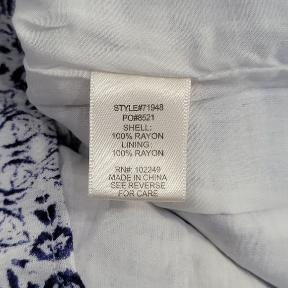 Skies are Blue Romper X-Small White Blue Cold Shoulder Smocked Elastic Waist - Picture 10 of 11